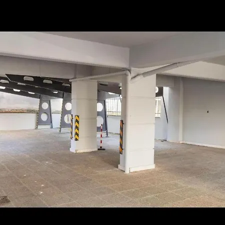 Central Appartment 2 With Parking Larissa Buitenkant foto