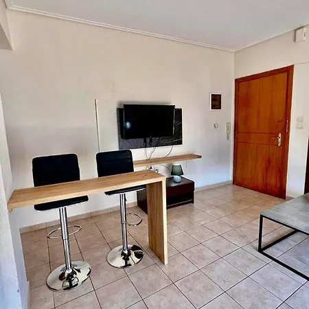 Central Appartment 2 With Parking Larissa Buitenkant foto